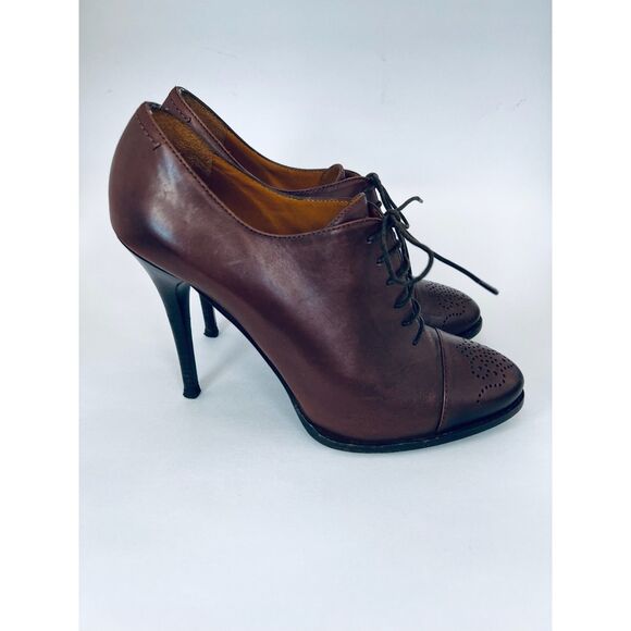 Ralph Lauren Leather Wingtip Heel - Picture 5 of 5